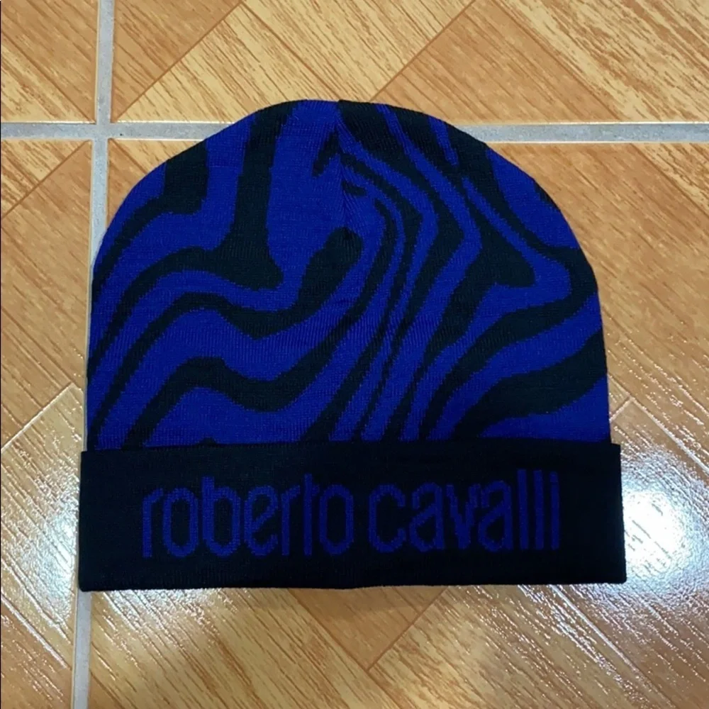 New Roberto Cavalli black & blue hat & scarf set